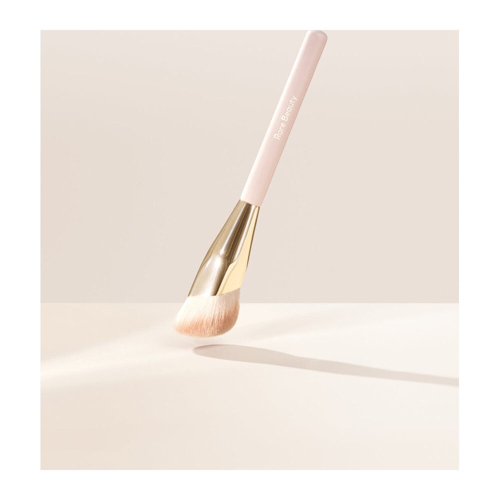 کرم پودر Rare Beauty Liquid Touch Foundation Brush